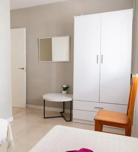 Al Lado De La Victoria Lägenhet