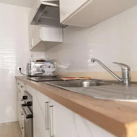 Al Lado De La Victoria