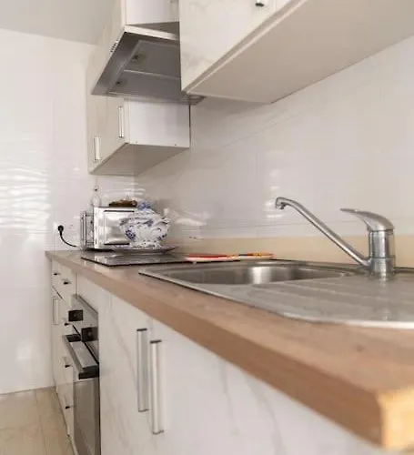 Al Lado De La Victoria