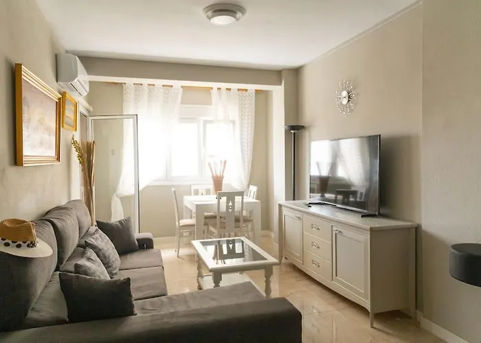 Al Lado De La Victoria Διαμέρισμα *